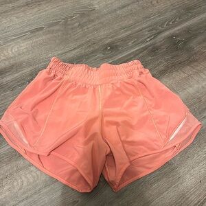 Lululemon hotty hot low rise lined short 4 inch pink size 2